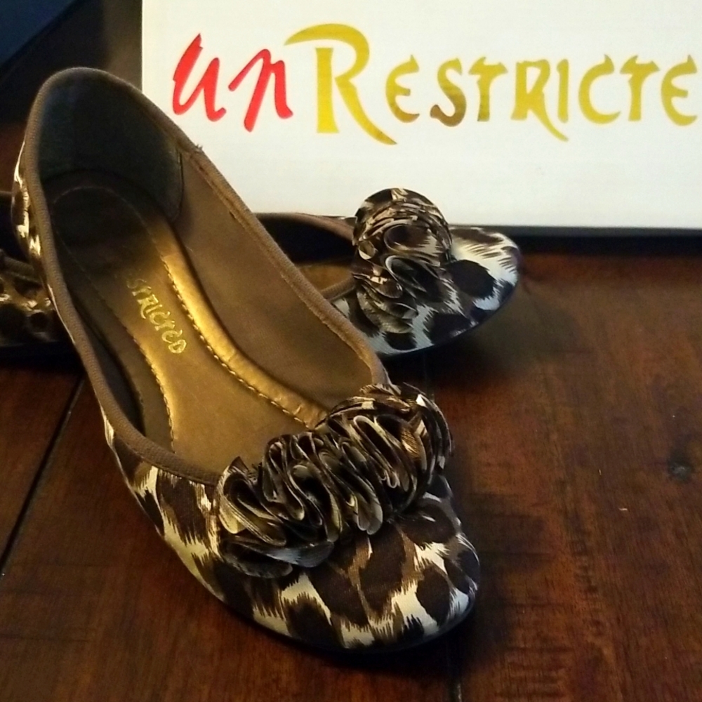 Unrestricted Animal Print Flats